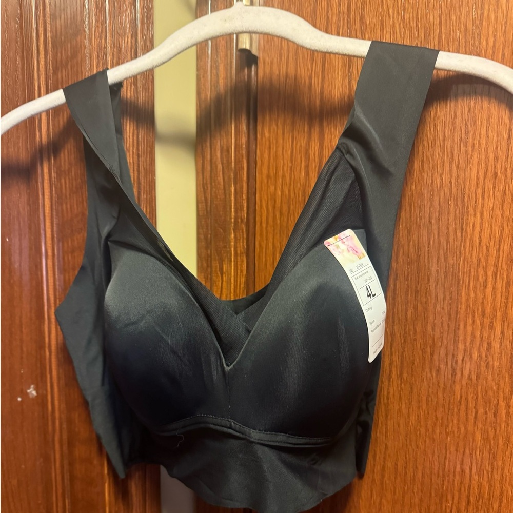 - Black NWT bra. Size 4L which is like a 40 C/D